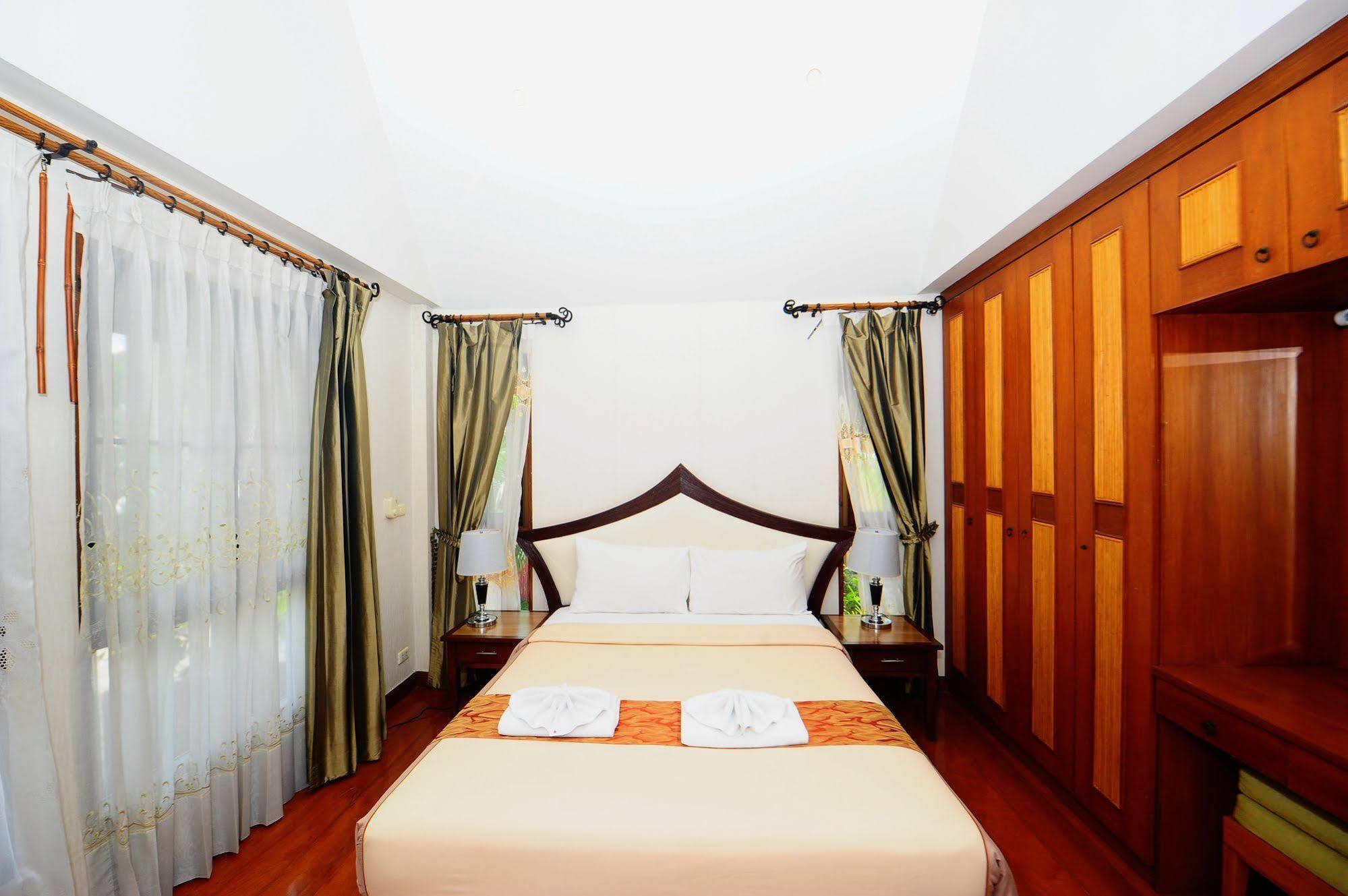 Napalai Pool Villa Resort Pattaya Buitenkant foto